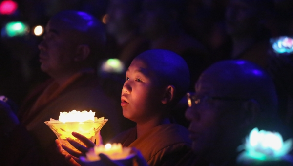 བཀའ་བརྒྱུད་སྨོན་ལམ་ཐེངས་སོ་བདུན་པའི་མར་མེ་སྨོན་ལམ།