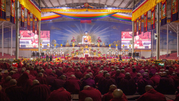 辯論:學業、道業與事業三者中，事業是否重要? 地點:祈願 會場。