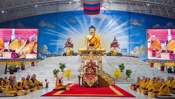 ༧སྐྱབས་མགོན་རྒྱལ་བའི་རྒྱལ་ཚབ་དྲུང་གཽ་ཤྲཱི་ཆེན་པོ་མཆོག་གི་རྒྱལ་ཡོངས་བཀའ་བརྒྱུད་སྨོན་ལམ་ཆེན་མོ་ཐེངས་སོ་དགུ་པའི་སྔོན་འགྲོའི་གསུང་ཆོས་ཉིན་གཉིས་པ། 